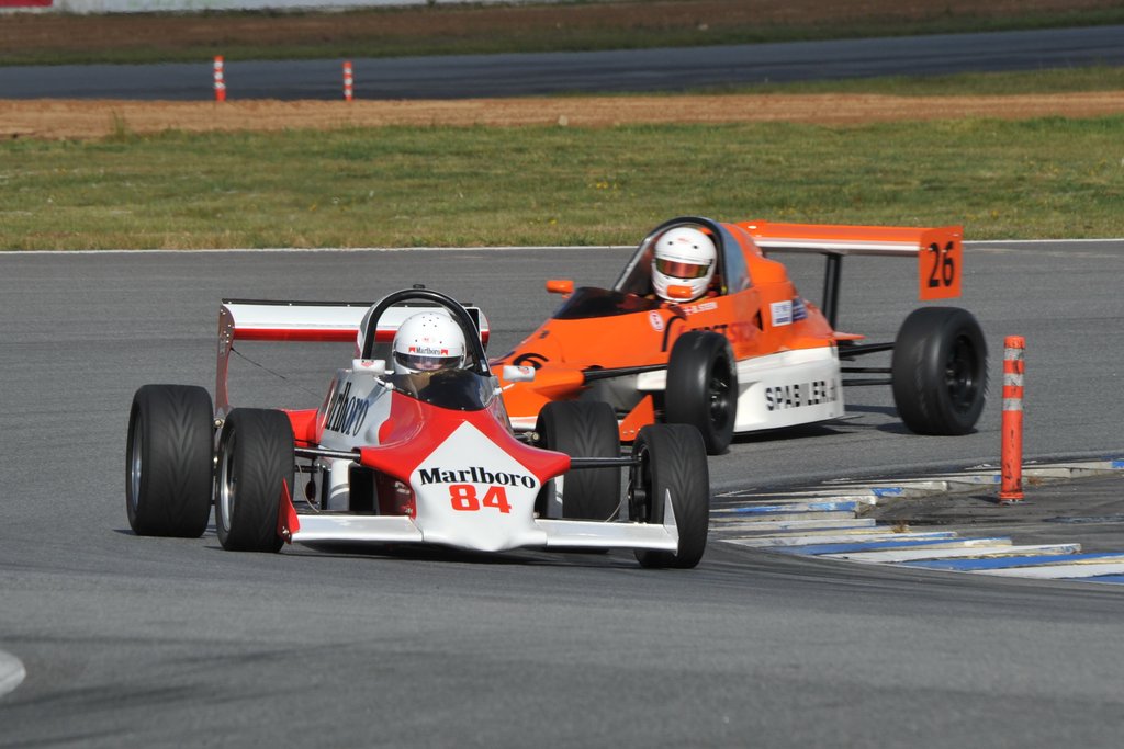 Historiske racerbiler som disse Formel Ford 2000-racere indtager Padborg Park den 15.-16. juni
(Foto: Morten Alstrup)